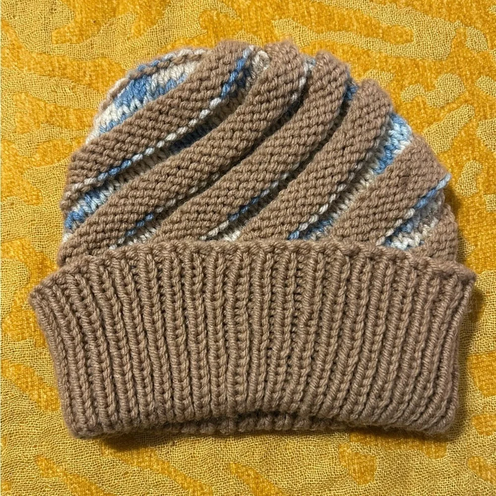 Lot of 8 Beanies- Multicolor Multi-Style all One Size